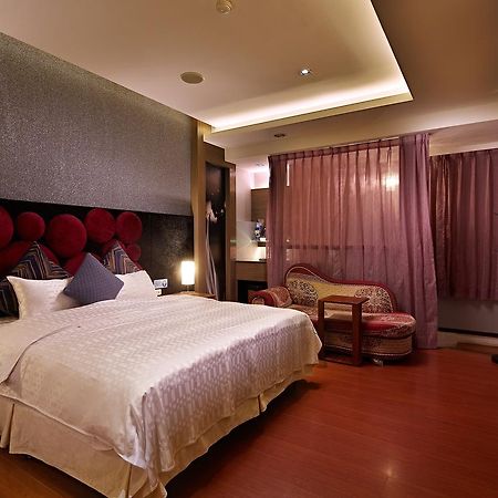 Prague Spring Boutique Motel Liucsia Kültér fotó