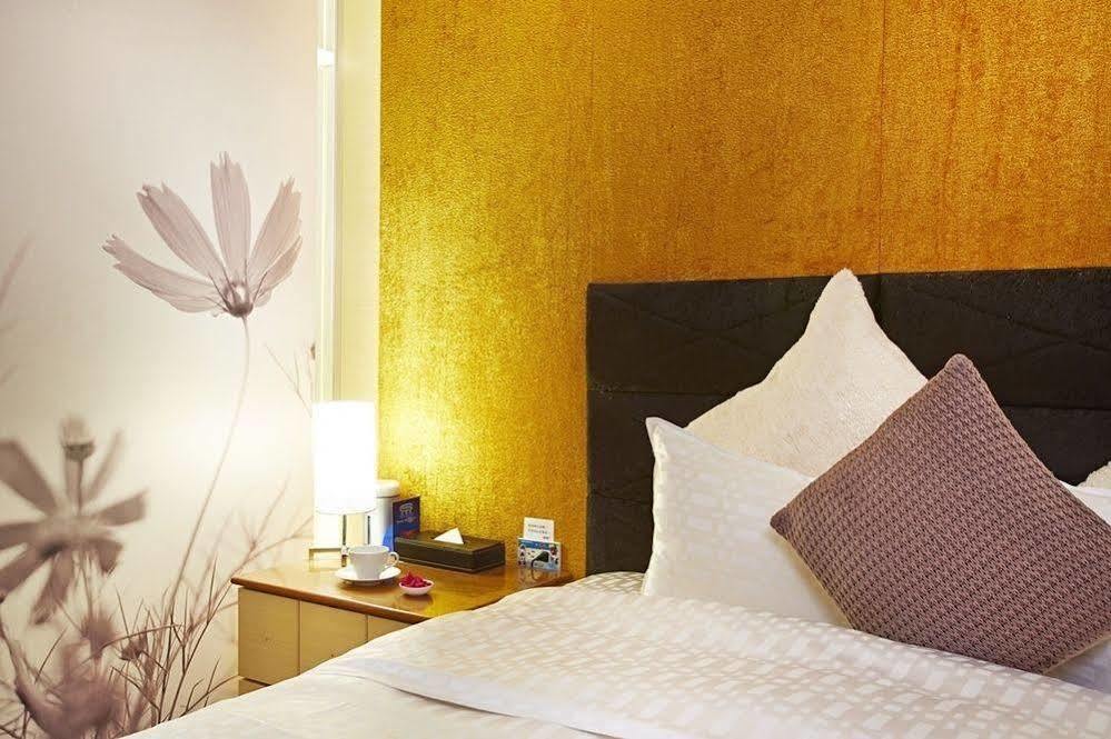 Prague Spring Boutique Motel Liucsia Kültér fotó