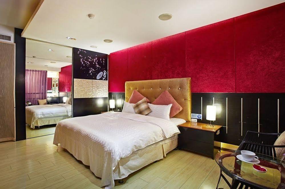 Prague Spring Boutique Motel Liucsia Kültér fotó