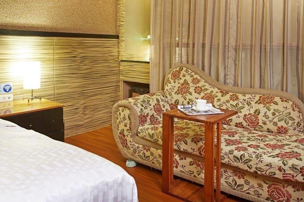 Prague Spring Boutique Motel Liucsia Kültér fotó
