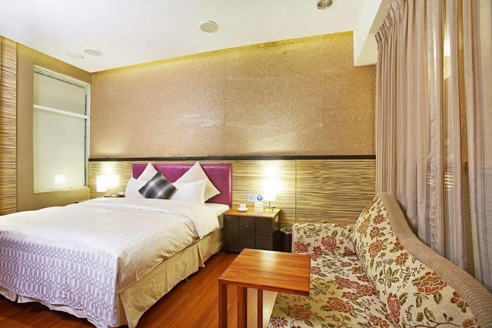 Prague Spring Boutique Motel Liucsia Kültér fotó
