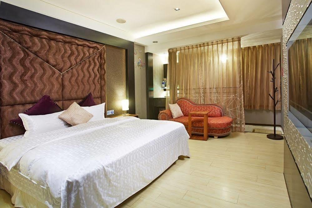 Prague Spring Boutique Motel Liucsia Kültér fotó
